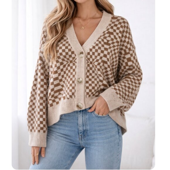 debut Sweaters - Debut Checkered Cardigan Size M Tan Cream V Neck Button Cozy Knit